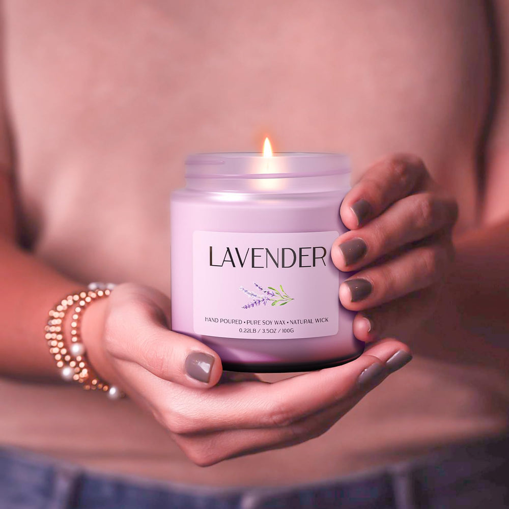 Waxcanpy Lavender Candle wax-detail highlights clean, even burn.