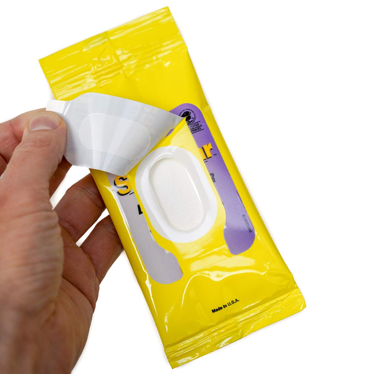 Wipemart See Clear wipes in use, instantly lifting smudges from glasses