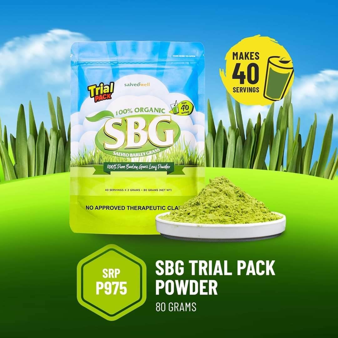XLXZHYF Salveo Barley Grass Powder glass shows a convenient ready-to-drink greens routine.