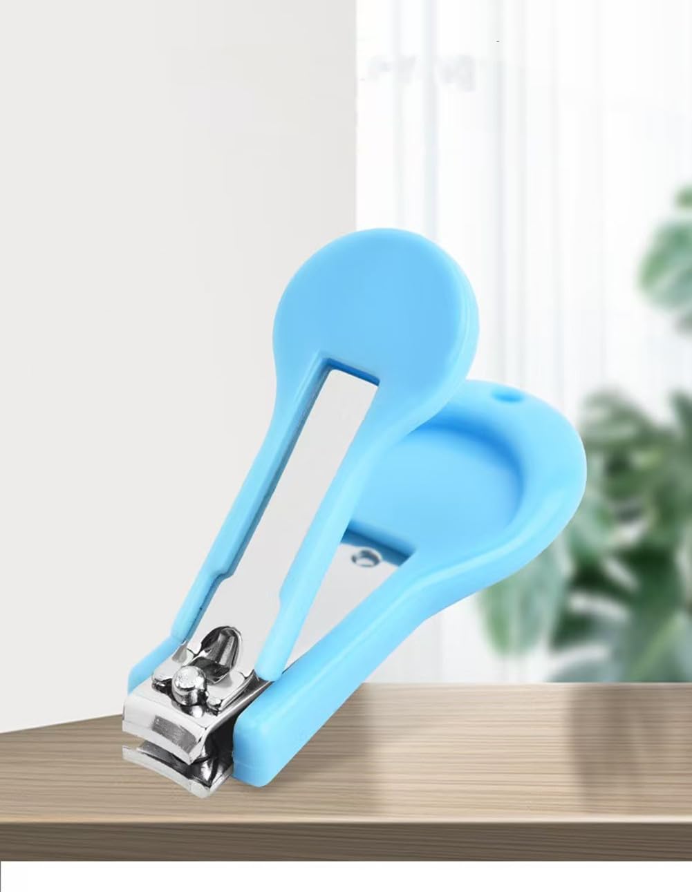 XUJINCN portable clipper for on-the-go grooming.