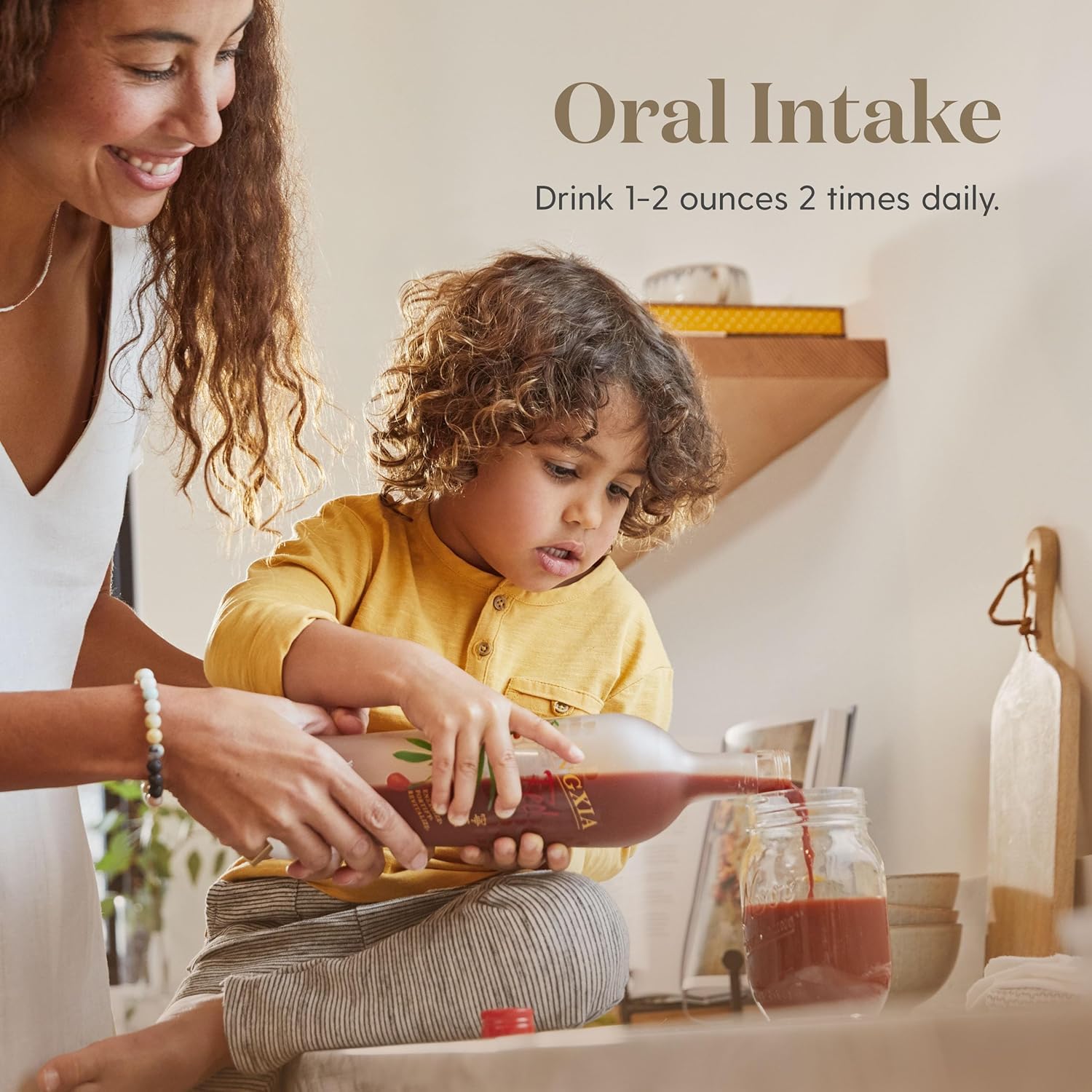 Ingredients featuring wolfberry, blueberry, and pomegranate provide antioxidant-rich nutrition.