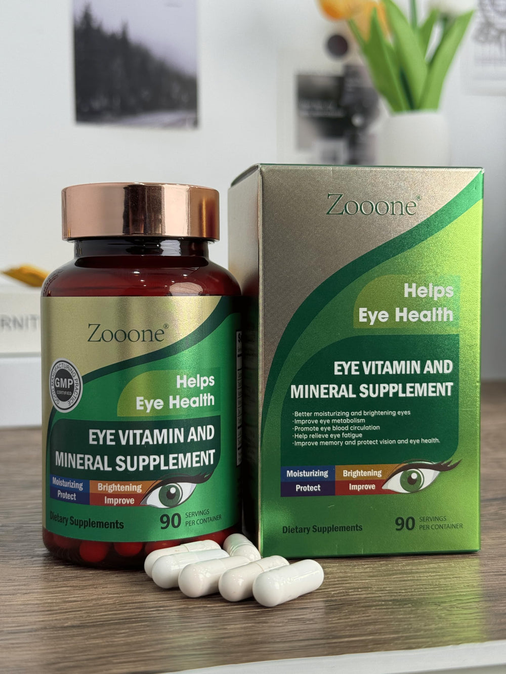 Zooone packaging highlights non-GMO, USA-made ingredients for trust.